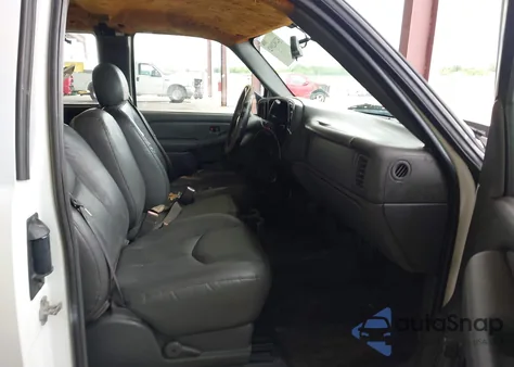 2006 Chevrolet Silverado 1500 Work Truck z USA, uszkodzony, nr VIN 1GCEC19V66E260447